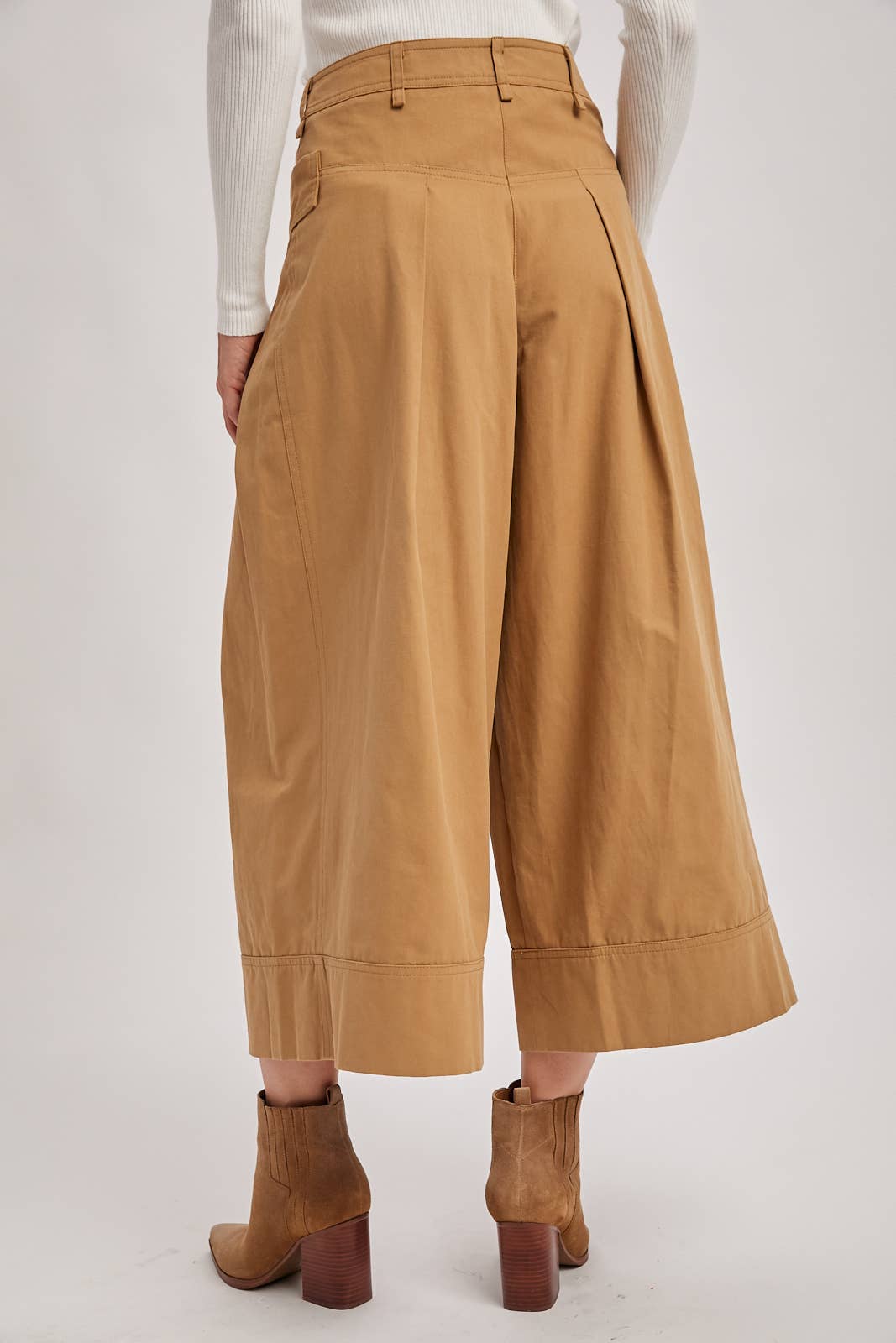 Bluivy - Wholesale Pants - Women's - PLEATED WIDE-LEG CULOTTE PANTS WITH POCKETS12