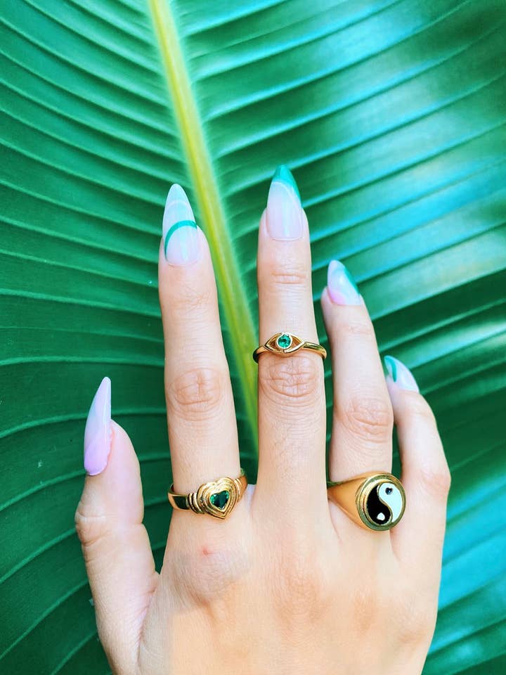 Bague Midi Evil Eye pour la vente par Dusk Hera