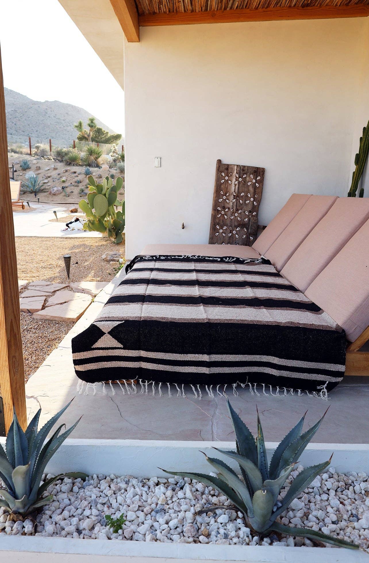 Tribe and True - Wholesale Decoratiedeken - Blackstone Lines//Handgeweven deken3