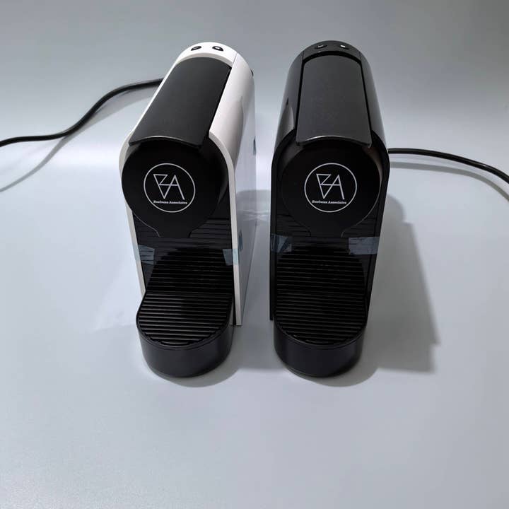 White Mark 1 2.0 Espresso Machine for wholesale on Faire3