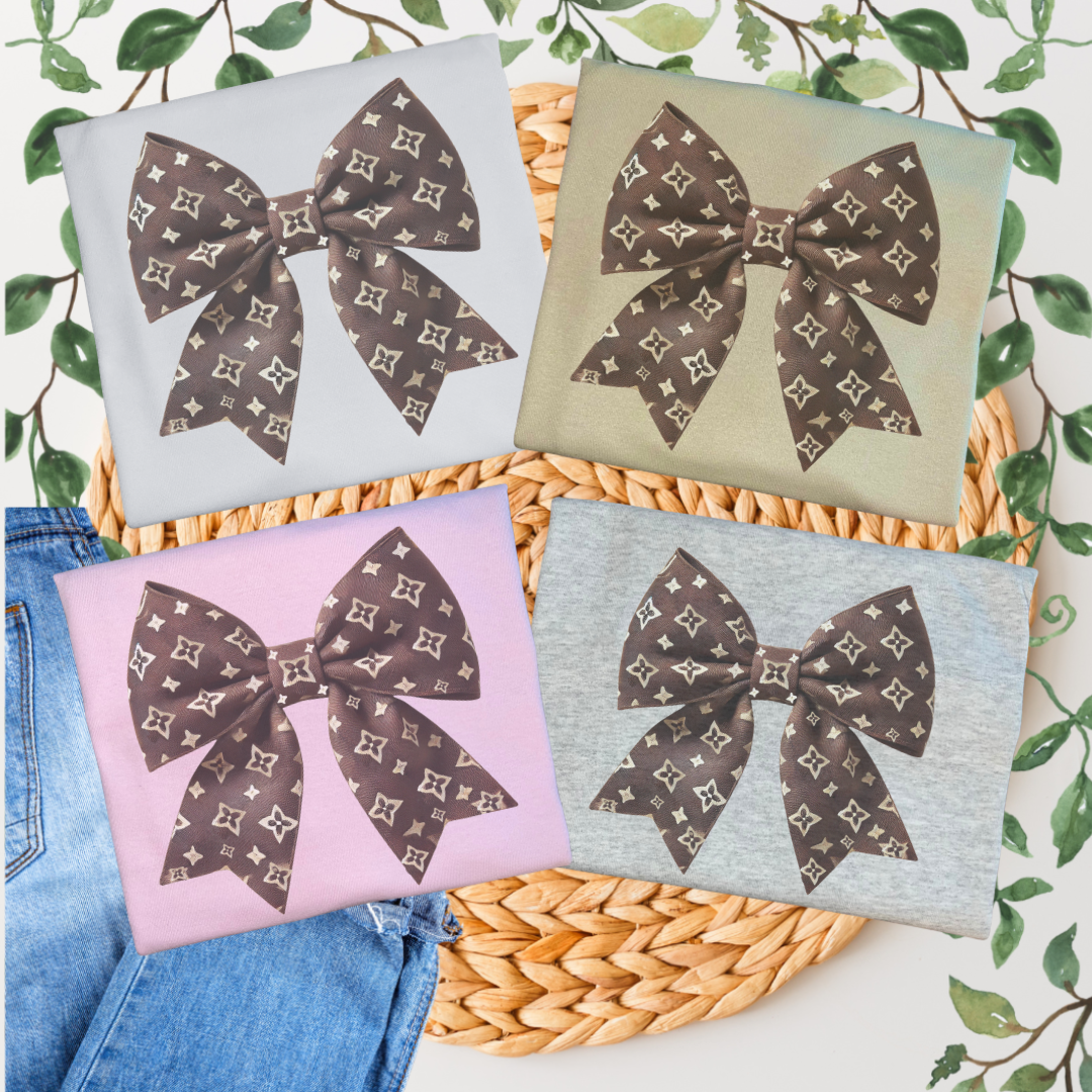 Duck Creations Wholesale - Vente T-shirt sérigraphié – femme - T-shirt graphique à nœud monogramme marron1