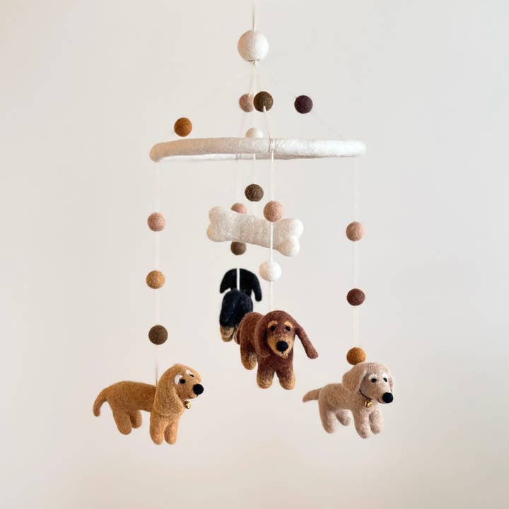Felt Baby Mobile - Teckelhond voor wholesale door Ganapati & Co.