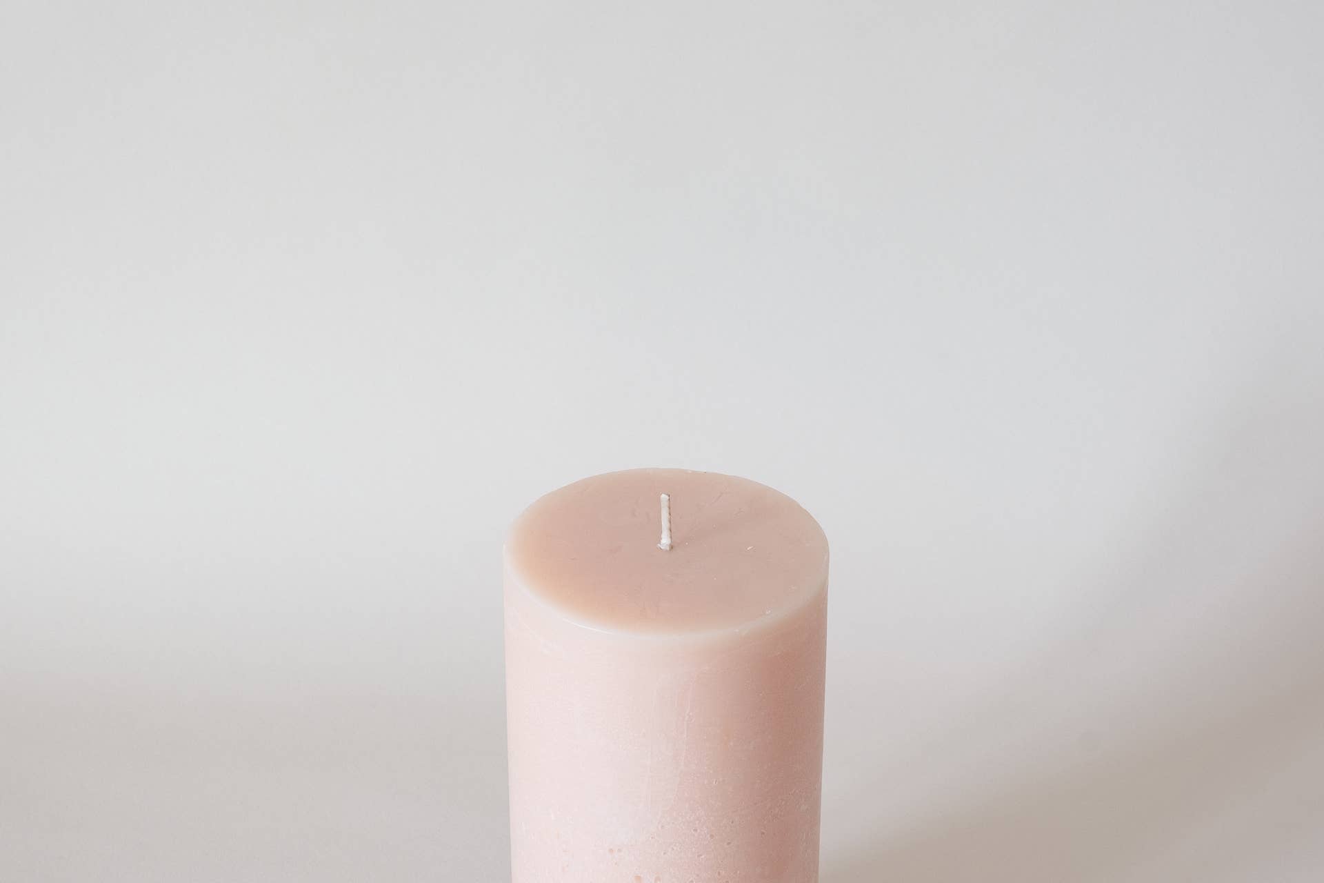 Manulena - Wholesale Pillar Candle - PILLAR CANDLE RUSTIC - PINK (LARGE)1