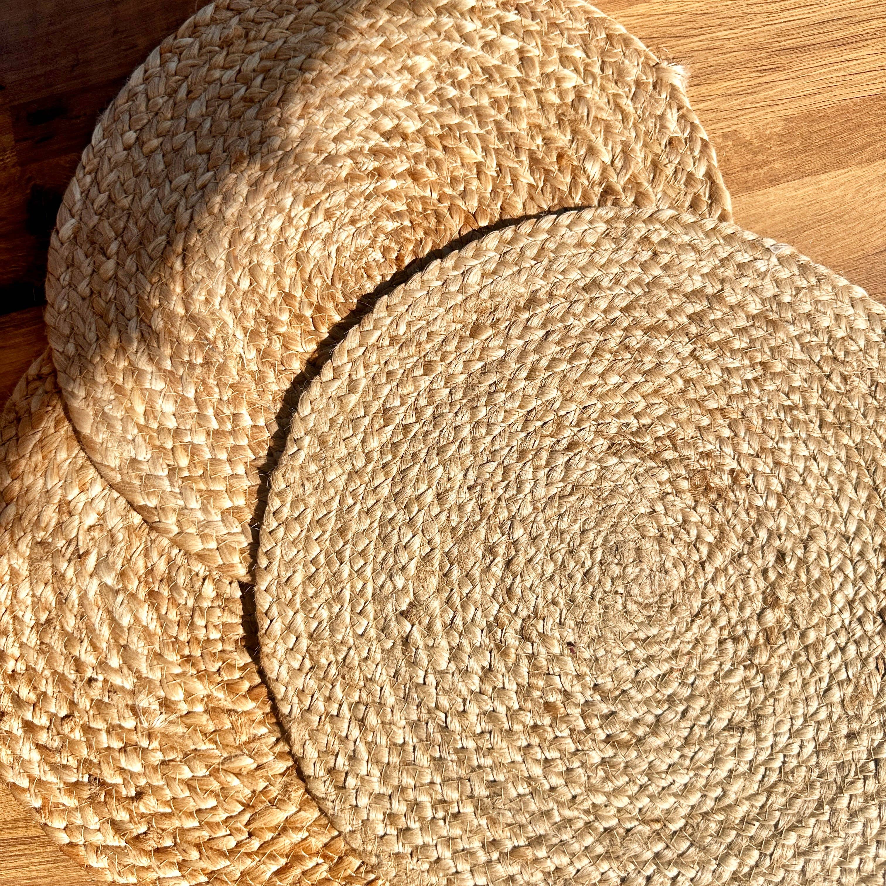 Top Tables Retail – wholesale Placemat – Round Jute Placemats - Natural • Set of 21
