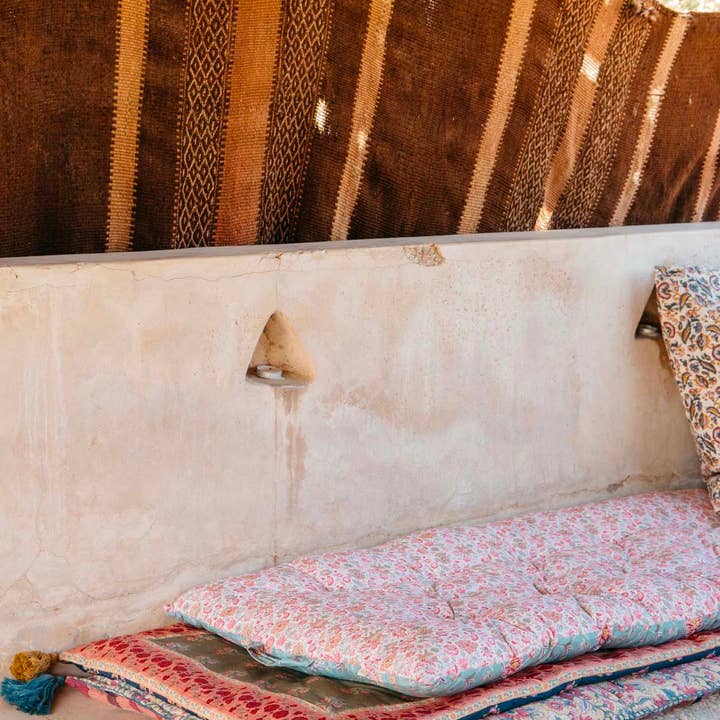 Many floor mattress - flowers - blue - pink - orange for wholesale on Faire1