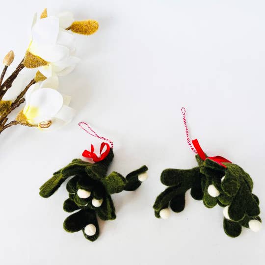 Karma Nepal Crafts - Wholesale Ornament - Felt Mistletoe Ornaments - White Berries2