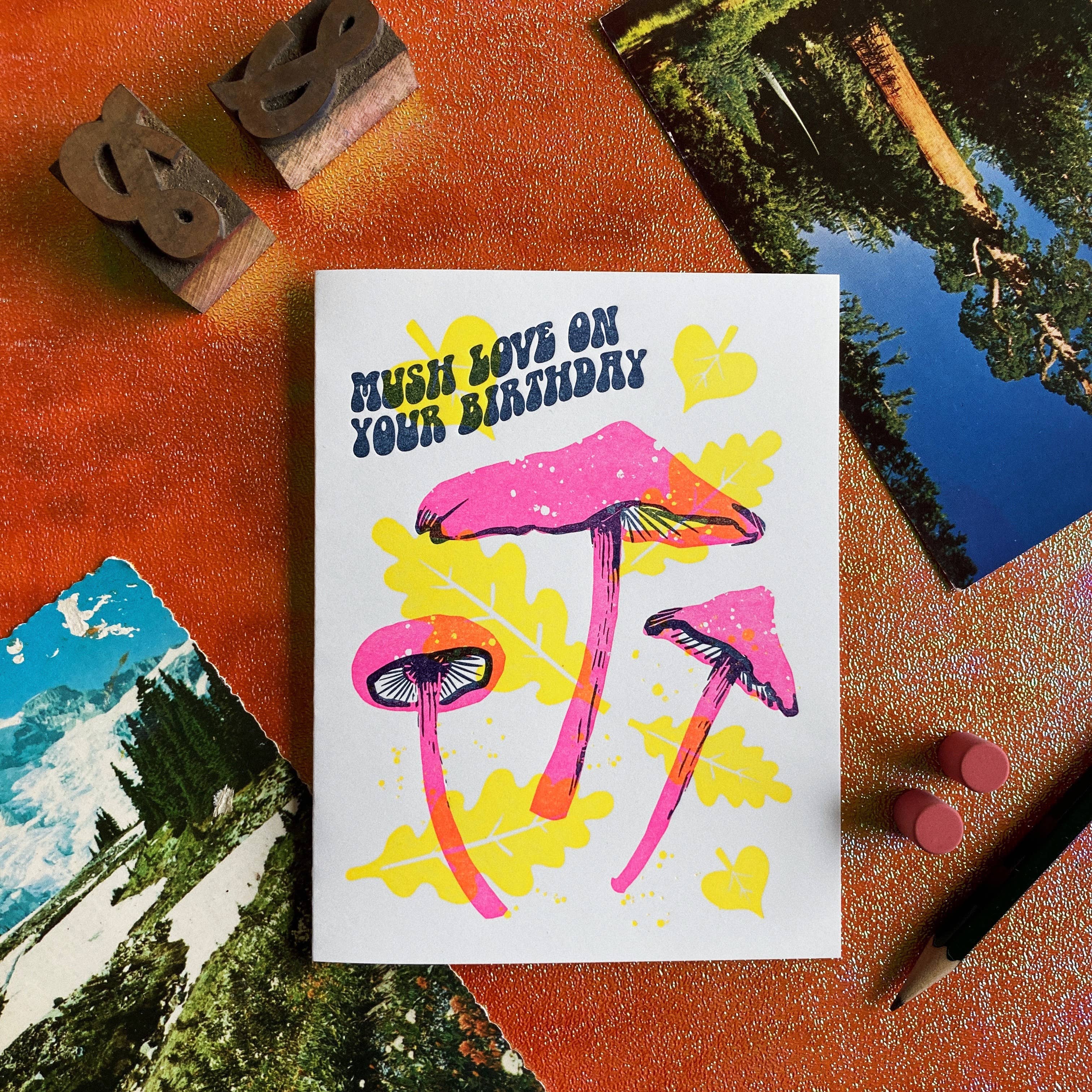 Pier Six Press - Vendita all'ingrosso Biglietti di auguri - Mushroom Love Birthday - Divertente biglietto tipografico2