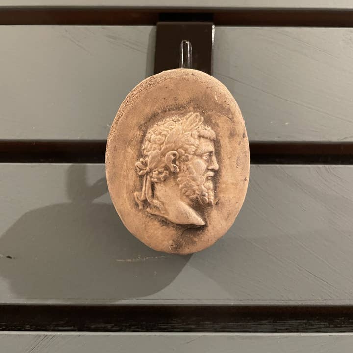 Masterpiece Studio - Wholesale Plaque - Greek Man Cameo Wall Plaque (PL54)2