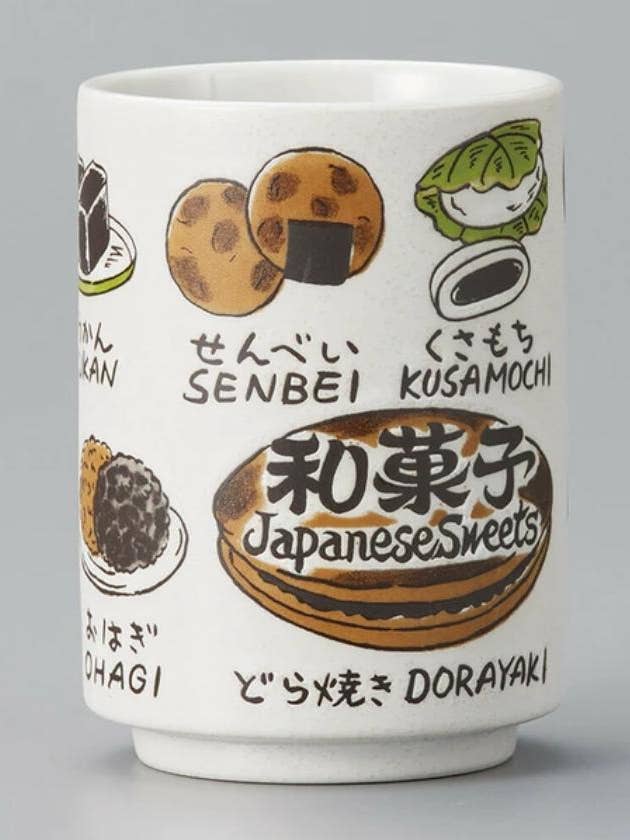 Handgemaakte Mino-ware Yunomi-theekop met Wagashi-ontwerp voor wholesale door 「FUNJI」In Japan