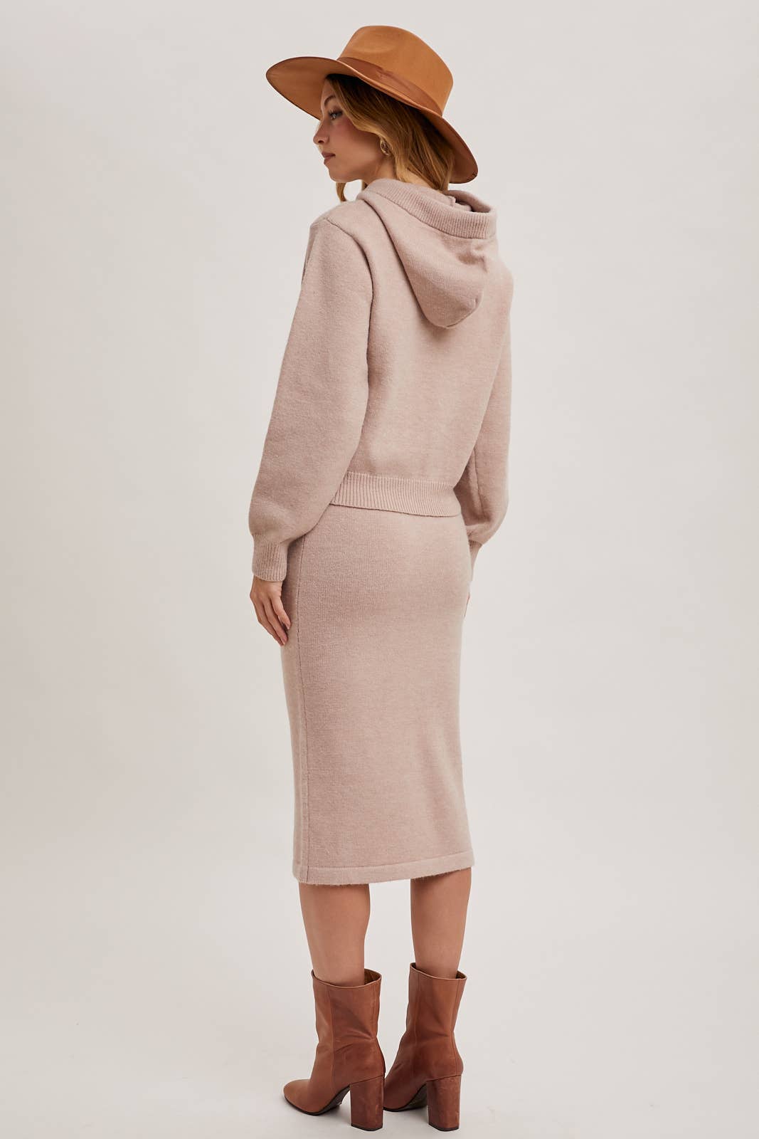 Bluivy – Großhandel Set aus Oberteil und Rock – Damen – Strick-Hoodie und Bleistiftrock Set15