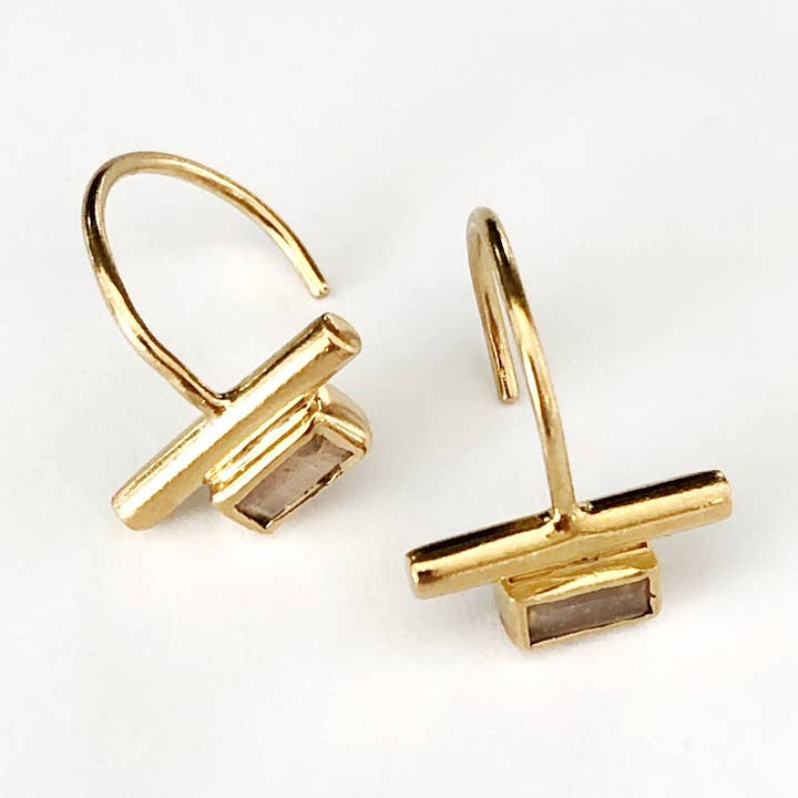 Boucles d'oreilles " Murielle " pierre de lune brune pour la vente par ATELIER COQUET