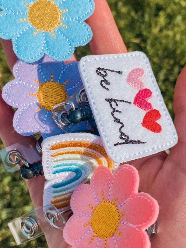 Badge Reel Surprise-pakket - inclusief 5 rollen voor wholesale door Erieau Tees