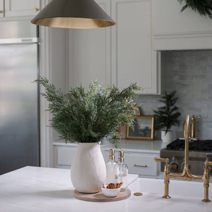 CG Hunter - Wholesale Artificial Plant - 20" Faux Evergreen Cedar Branch