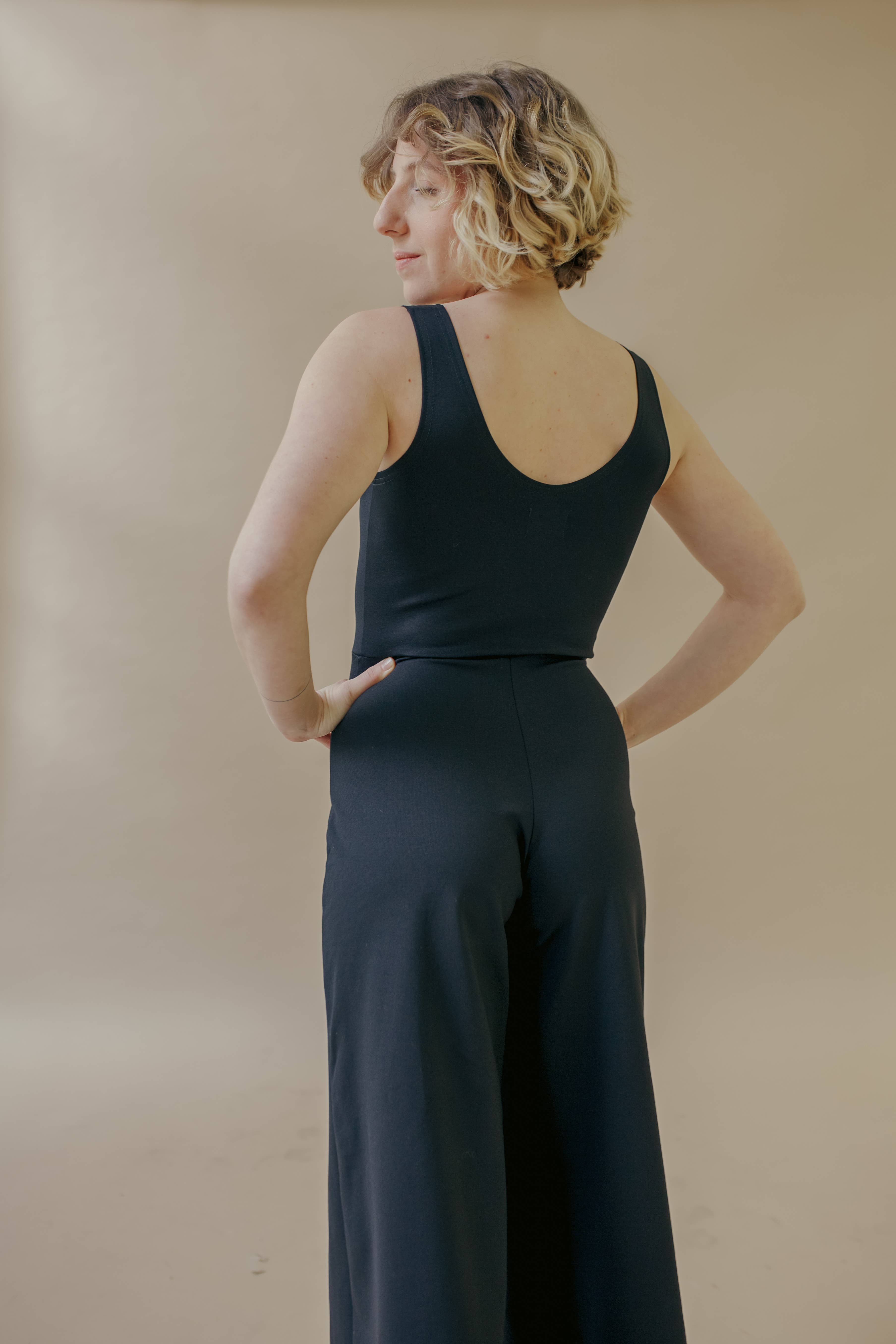 VIKTORIA&VIKTOR - Wholesale Jumpsuit - Dames - JERSEY VIOLA jumpsuit met uitsparing9