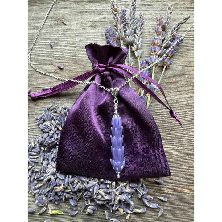 Lavender Beads - Vendita all'ingrosso Collana con ciondolo/pendaglio - Ciondolo lungo con perline di vetro color lavanda su catenina in argento da 61 cm, grande11