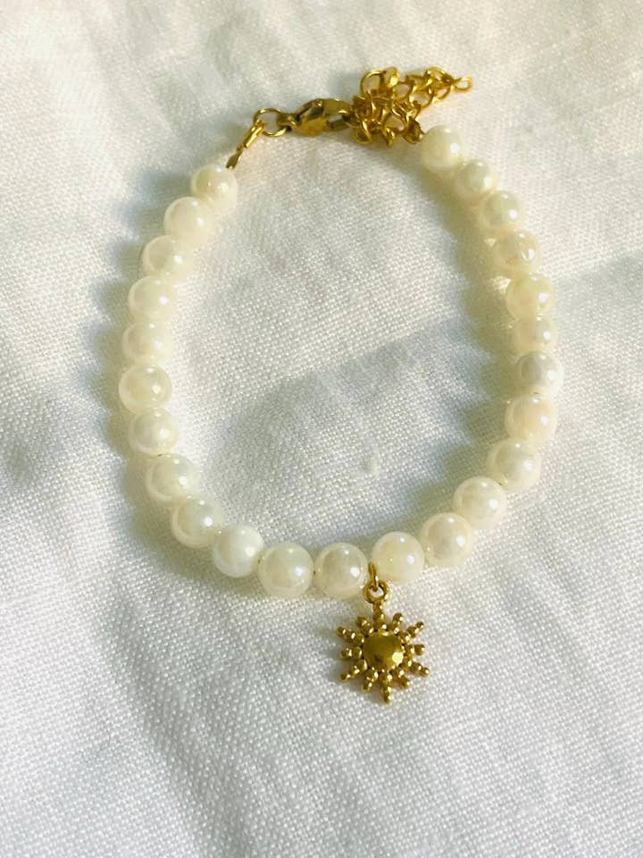SOLEIL bracelet - white shell beads for wholesale by Innaya