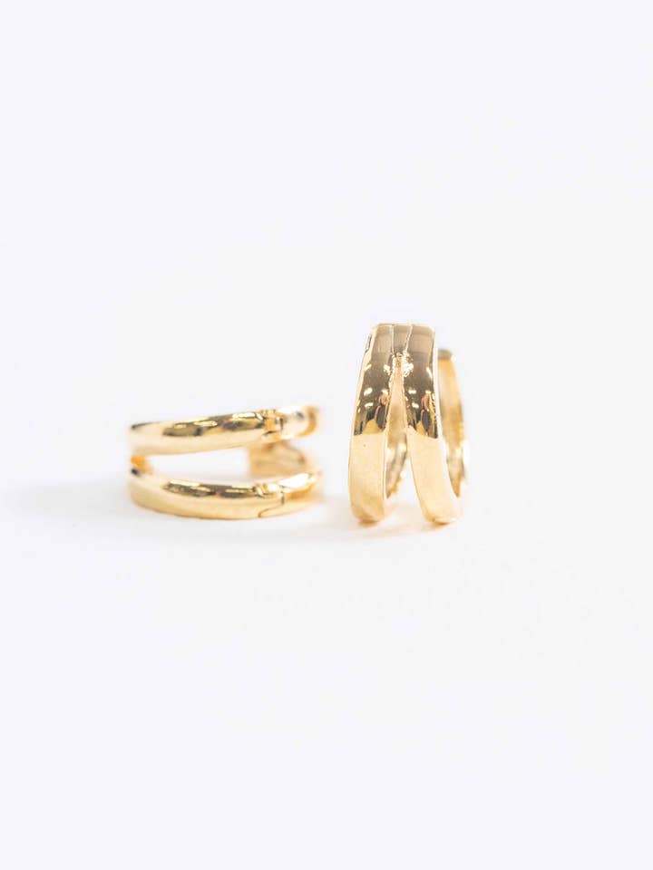 Split Huggie Hoop Earrings | Gold for wholesale by Lovoda