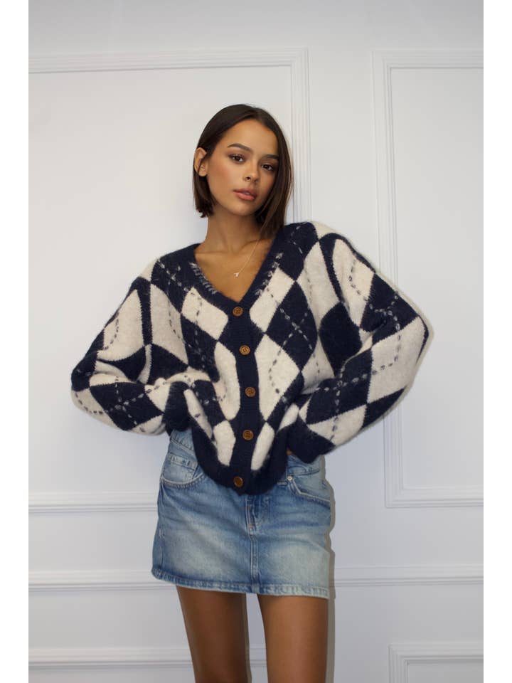 Chilli Girl Collection - Wholesale Knit Sweater - Women's - Argyle patterned v-neck button through cardigan 11