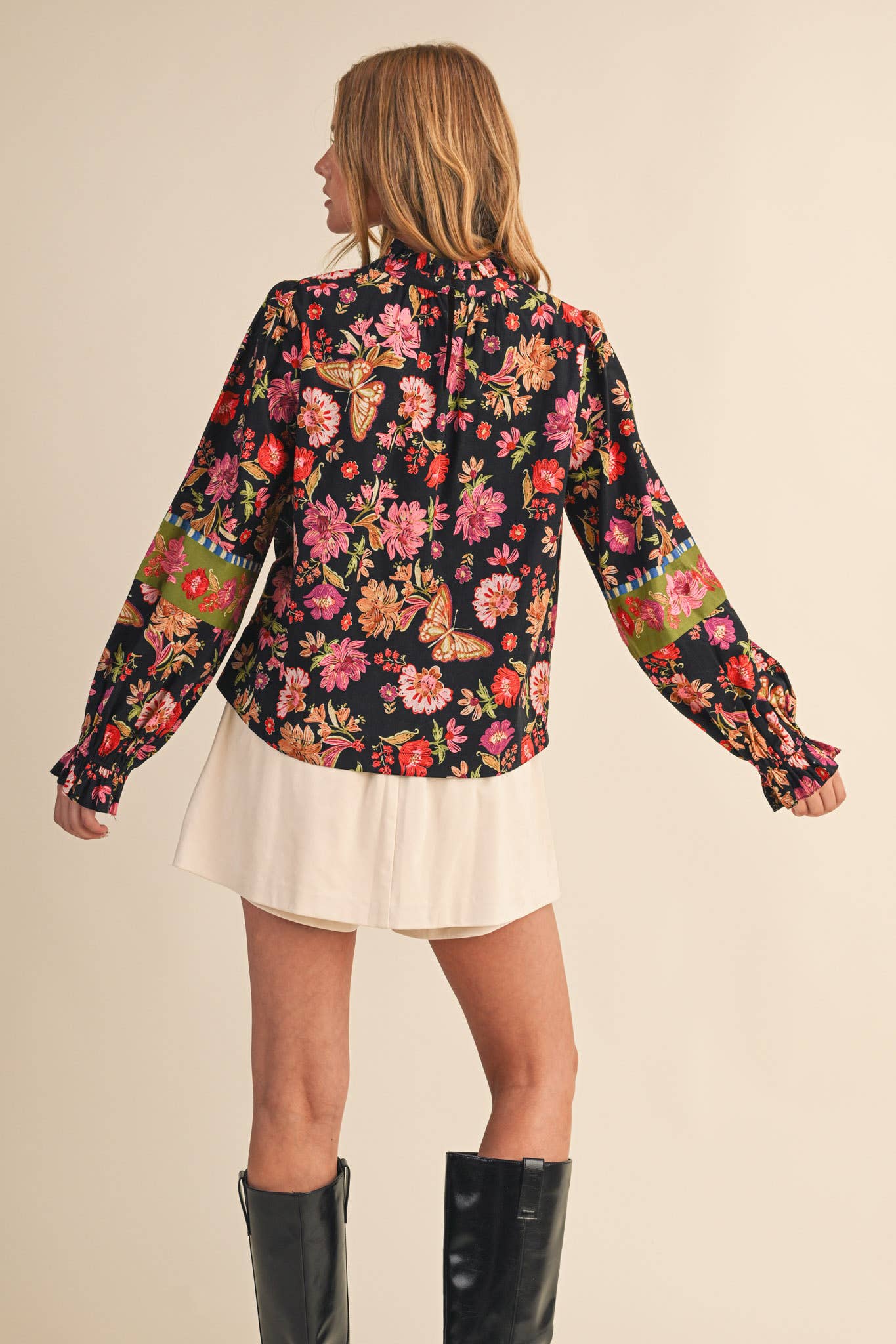 &MERCI - Wholesale Blouse - Women's - EXCLUSIVE FLORAL BORDER PRINT TOP WITH FLORAL TRIM MTP40977