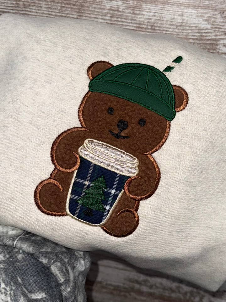 Sudadera de felpa con bordado de oso de peluche color café para venta al por mayor de Hey Pretty Girl Boutique