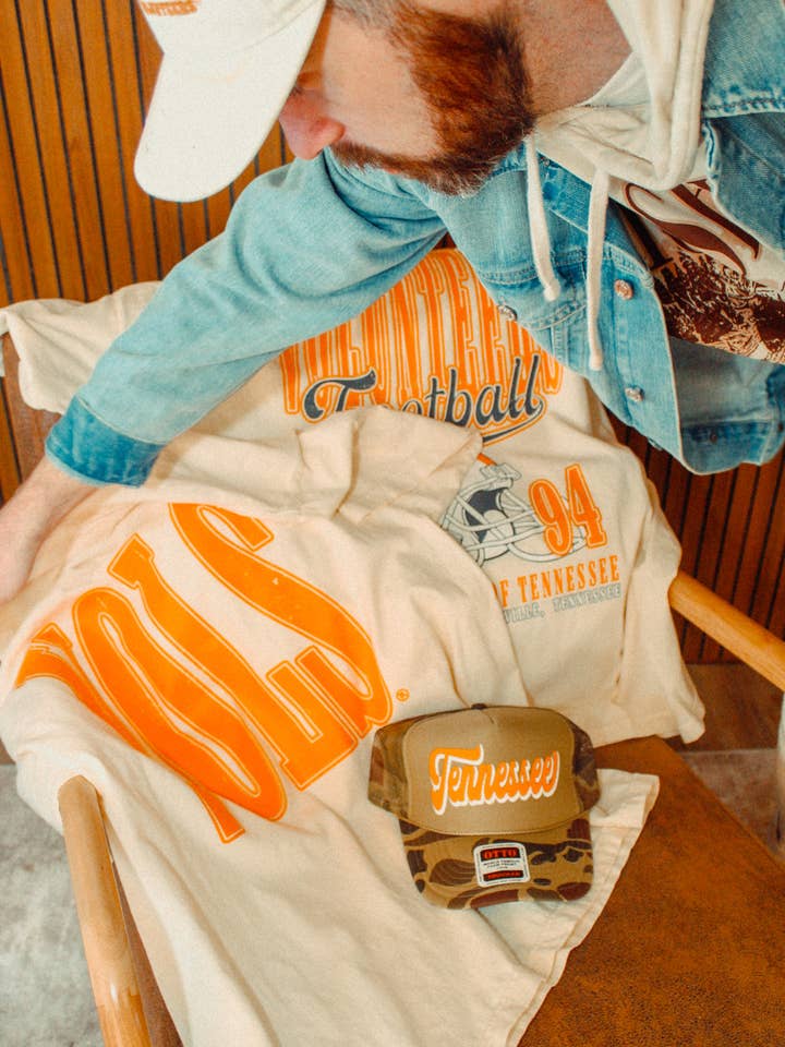 The Clandestine Underground - Wholesale Screen printed t-shirt – unisex - 90's Tennessee VOLS, Vintage Oversized TShirt7