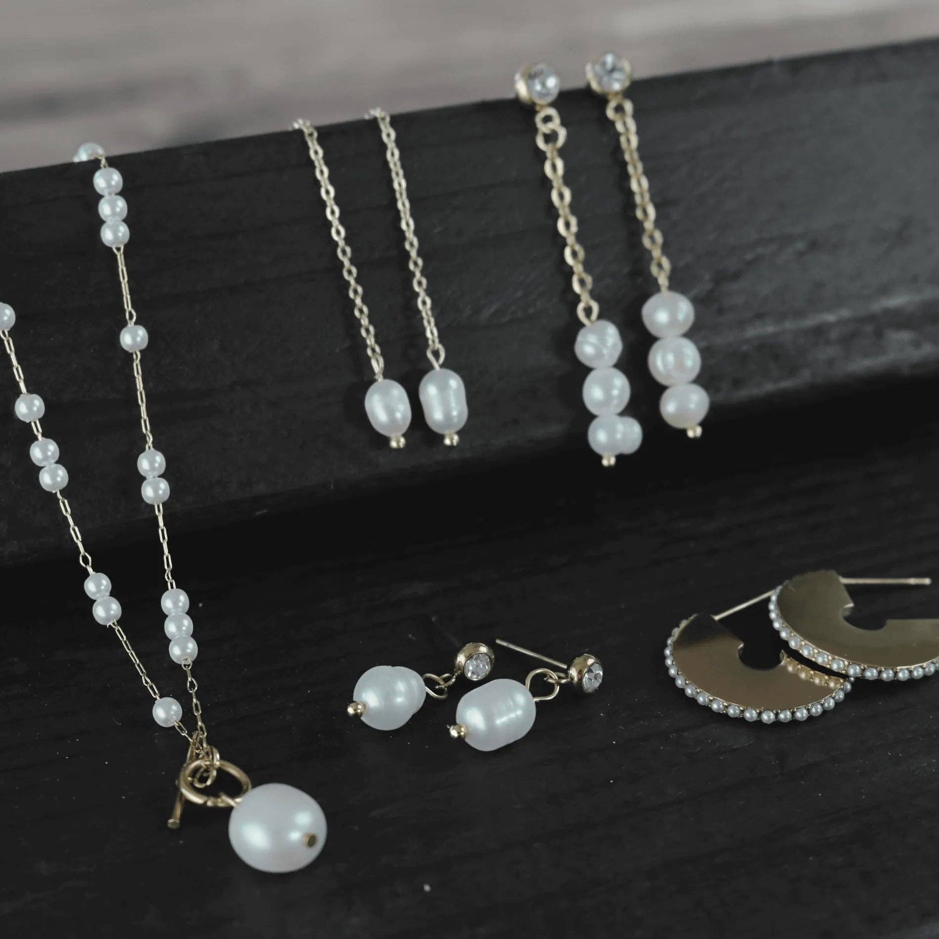 Dansk Copenhagen – Engroshandel Hængeøreringe og creoløreringe – Joy Waterproof Post Pearl & CZ Earring 18K Gold Plating6