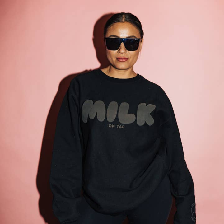 Crewneck Milk On Tap™ per la vendita all'ingrosso da parte di The Little Milk Bar