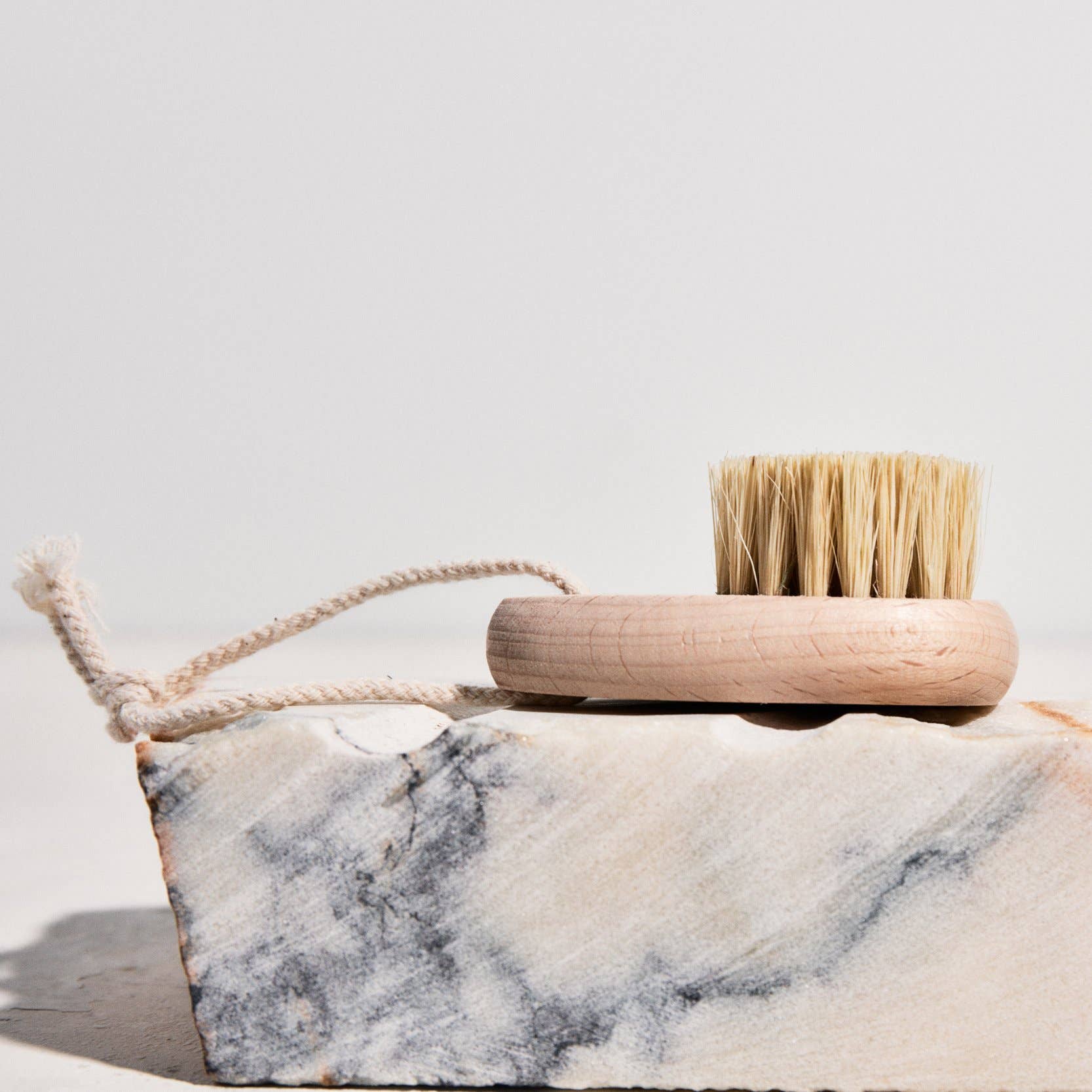 pH7 - Wholesale Nailcare Set - Nail Cleaning Brush2