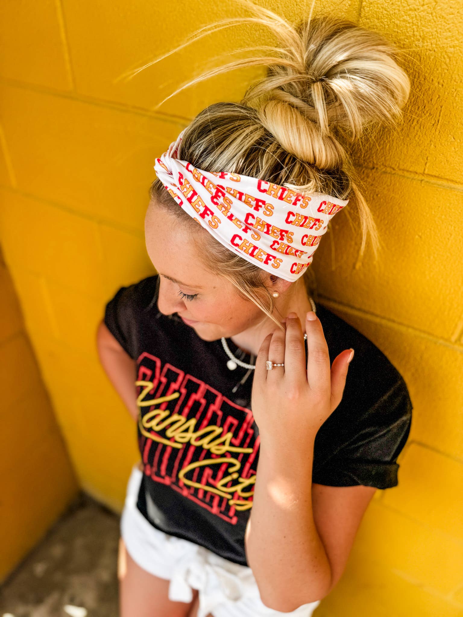 Ruby Red Threads – Engroshandel Pandebånd - Dame – CHIEFS Scarlet/Gold Block Letter Turband pandebånd0