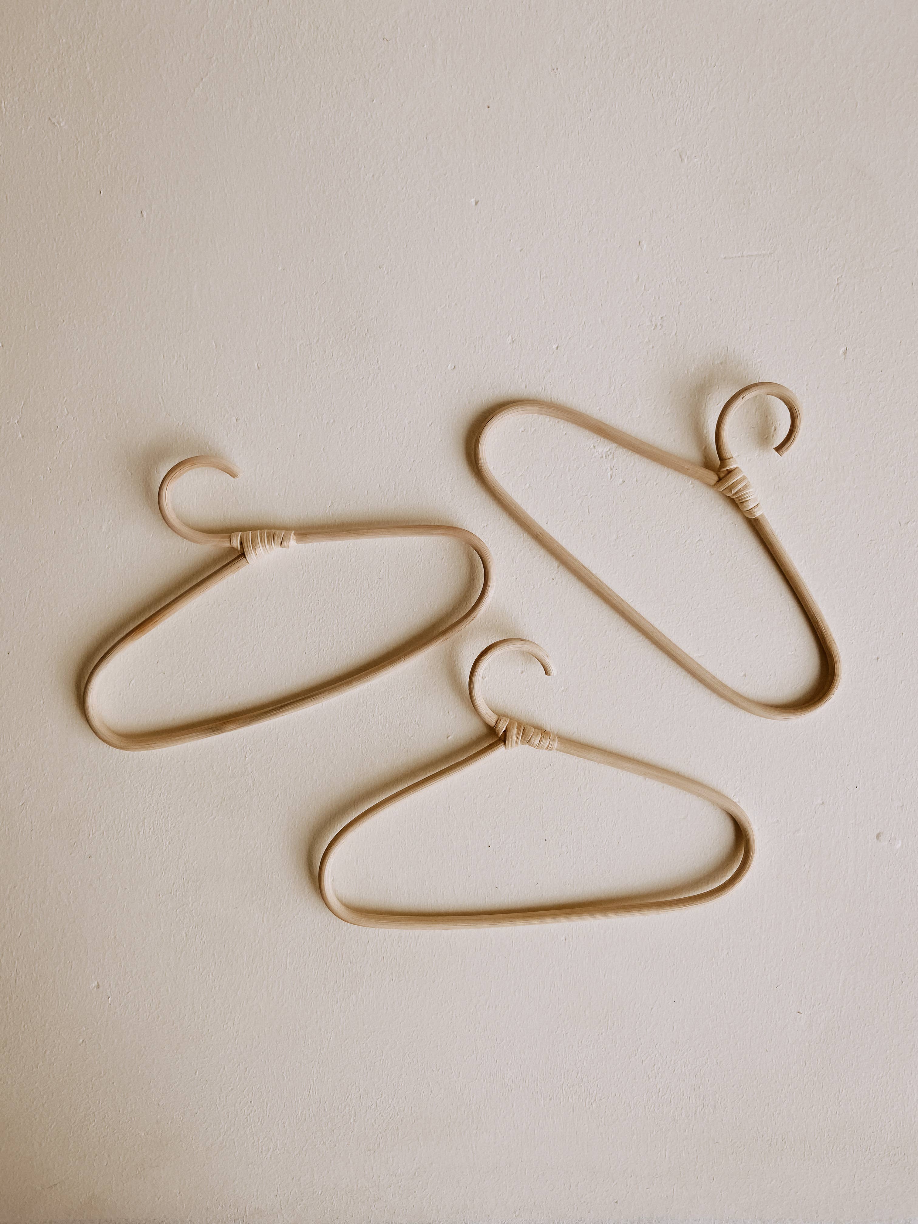Village Thrive - Wholesale Clothes Hangers - Modern Rattan Hanger2