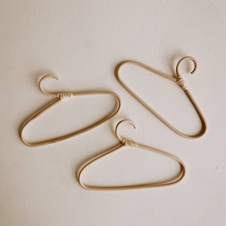 Village Thrive - Wholesale Clothes Hangers - Modern Rattan Hanger2
