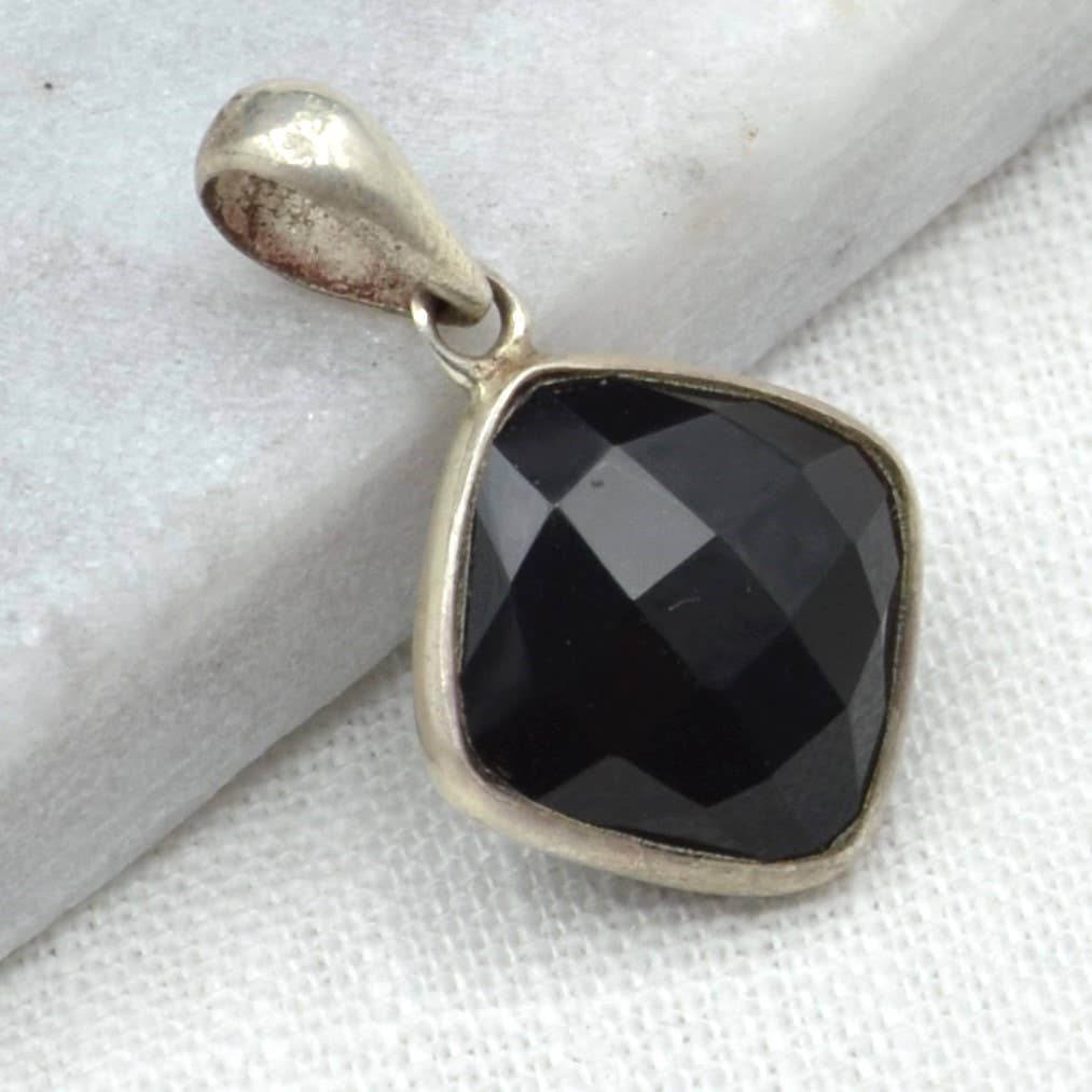 Didi Bahini Fair Trade - Wholesale Individual Charm/Pendant - Simply Onyx Silver Pendant7
