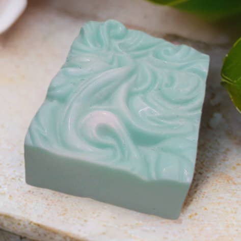 Aloë en Lotus verrijkt met Triple Shea Butter voor wholesale door Simply Organic Soaps