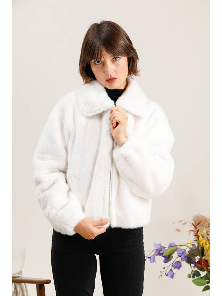 Attrait Paris - Wholesale Fur/Faux Fur Coat - Women's - Short faux fur jacket