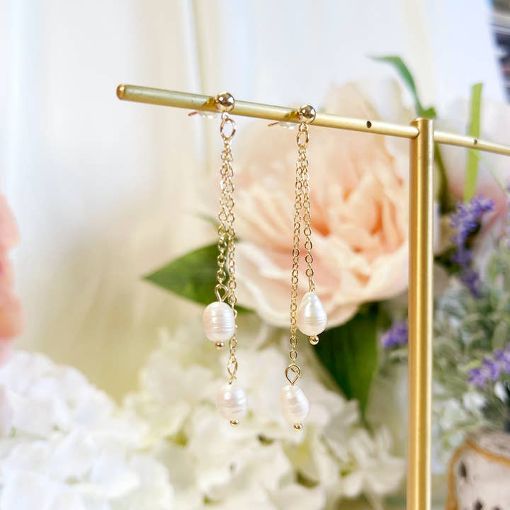 Melange Blanc - Wholesale Dangle Earrings - E244 pearl earrings, pearl drop earrings, dangle earrings1
