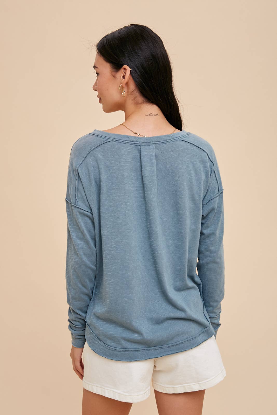 In Loom – wholesale Knit top – Women's – GARMENT WASHED RAW HEM HENLEY TEE2