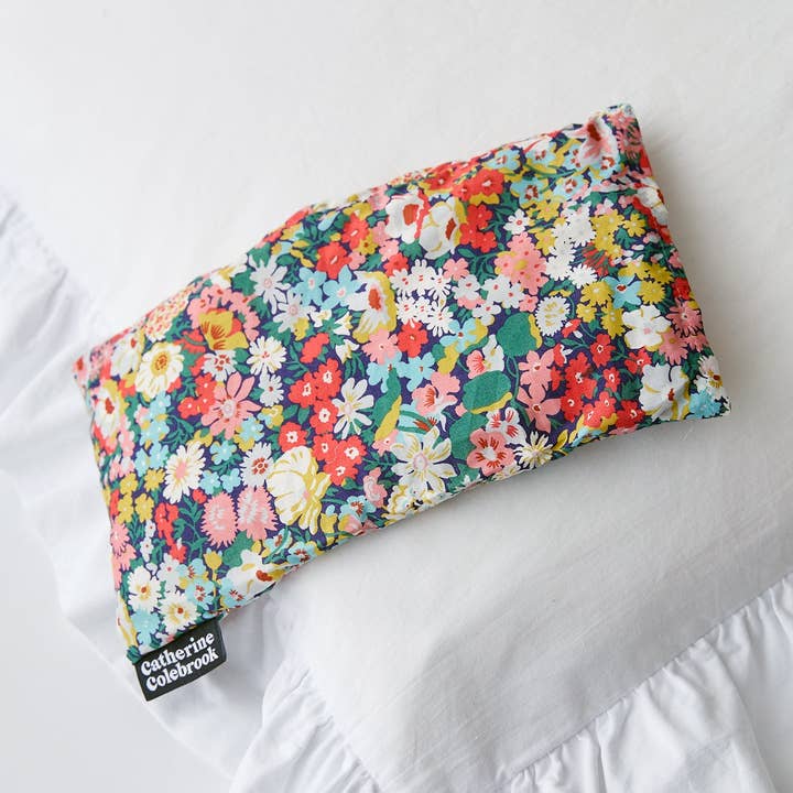 Coussin pour les yeux Liberty Lavender - Thorpe Tana Mustard pour la vente par Catherine Colebrook