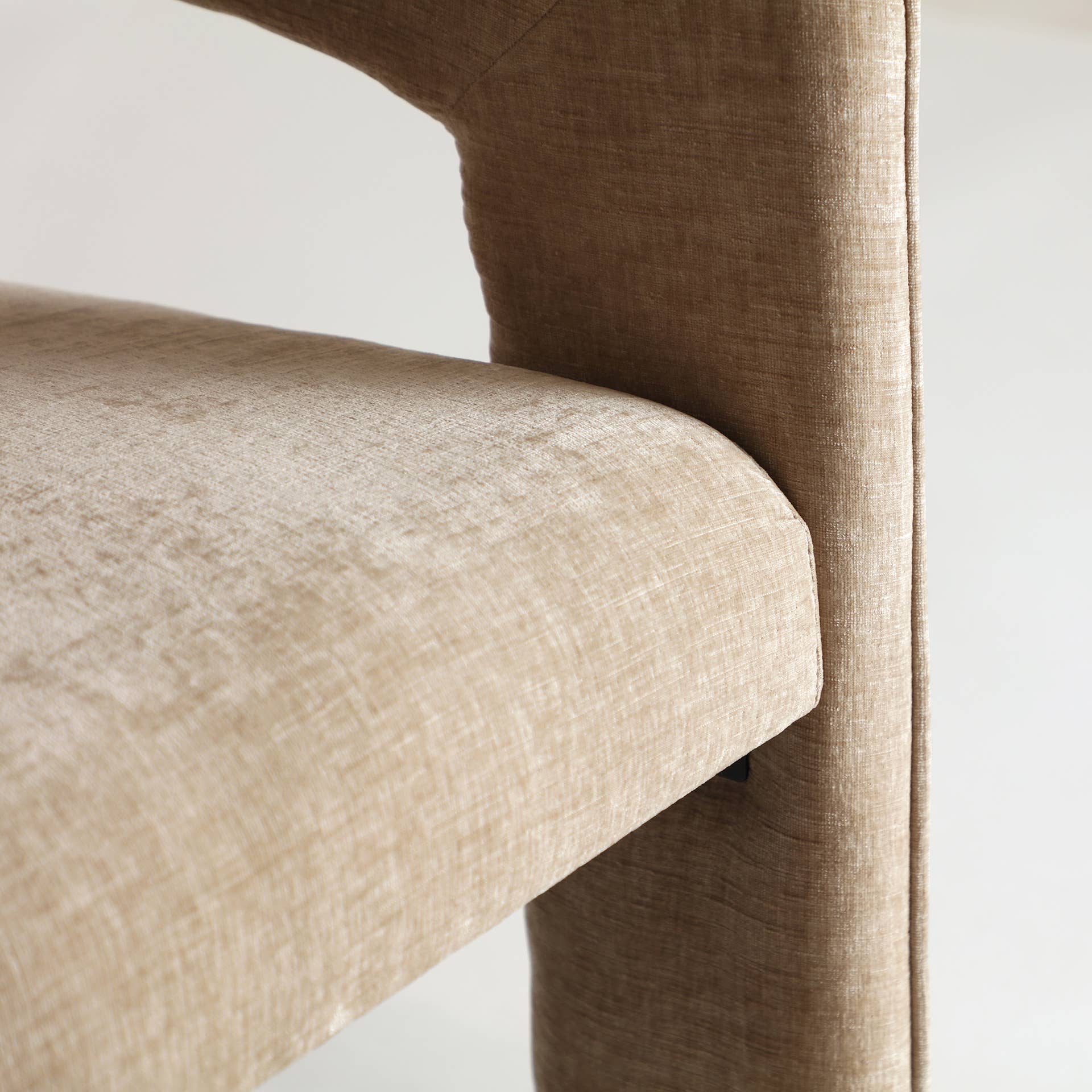 Kodu - Wholesale Chair - Beige velvet chair measuring 68x66x73cm4