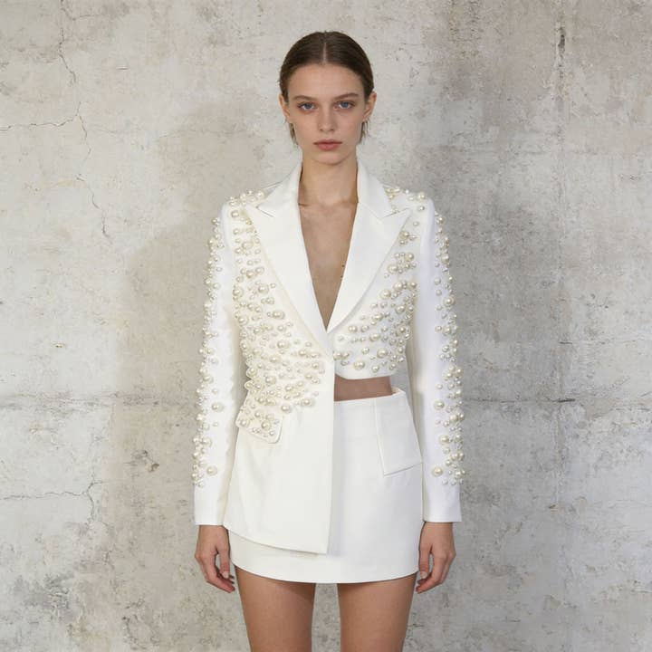 Ensemble blazer court orné de perles et jupe mini pour la vente par Lyonlee