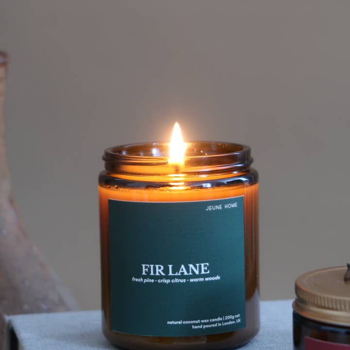 Jeune Home – wholesale Jar/filled candle – Fir lane- coconut wax candle in amber jar | Christmas4