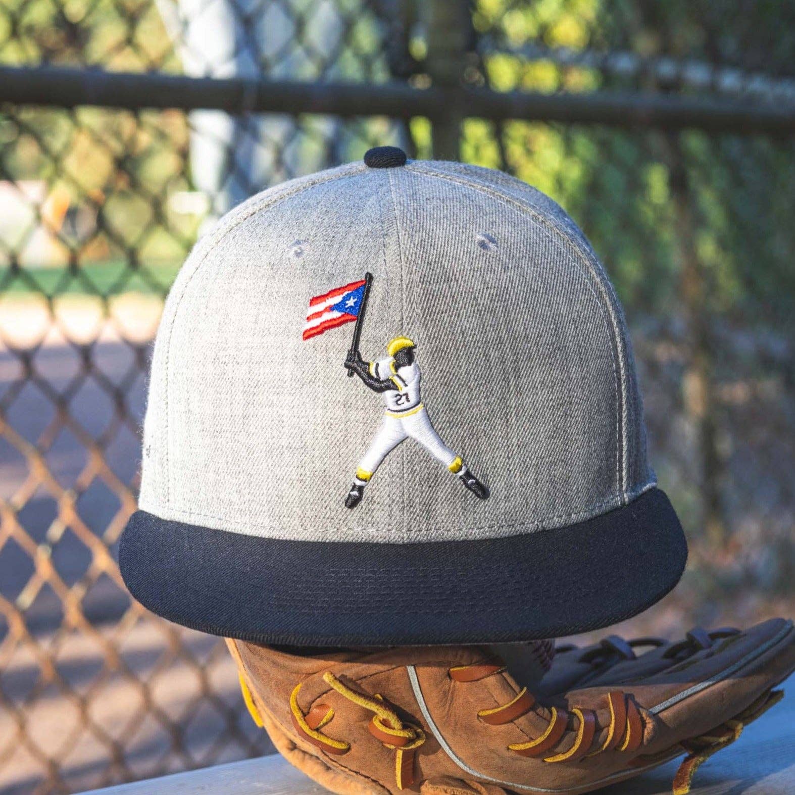 Baseballism - Wholesale Snapback pet - Heren - Clemente pet met swingende vlag7