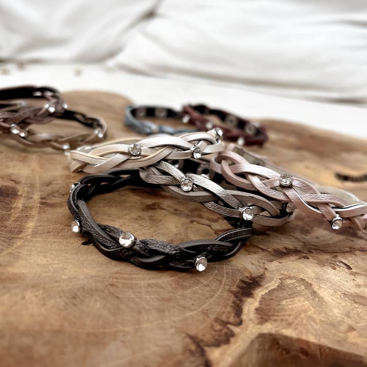 NATURE ET LIN - Wholesale Woven/Braided Bracelet - WOMEN'S JEWELRY - Iridescent faux leather braided bracelet with rhinestones