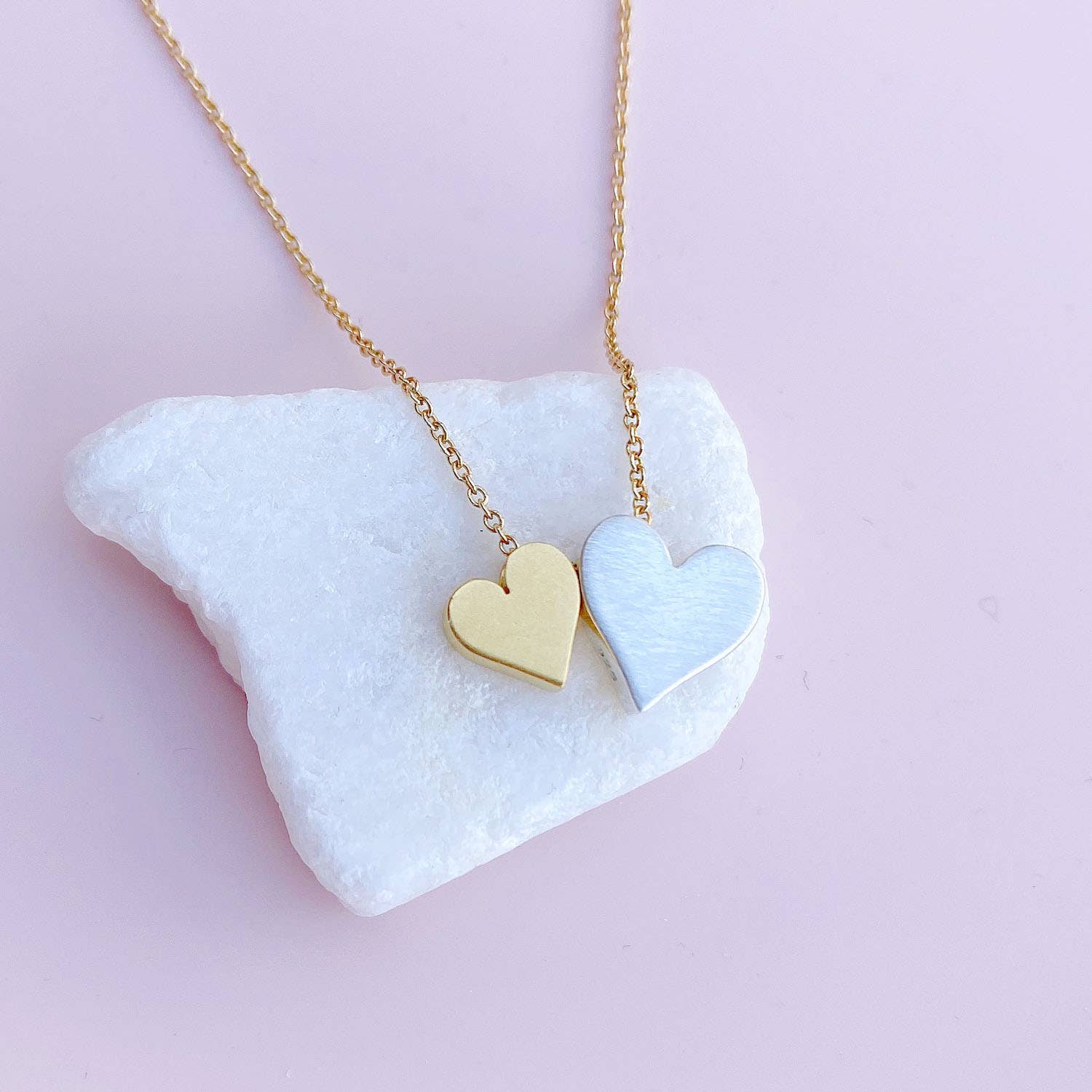 Freshie & Zero - Venta al por mayor Collares con colgantes/abalorios - Collar Dos Corazones Felices - Aniversario - plata y oro3