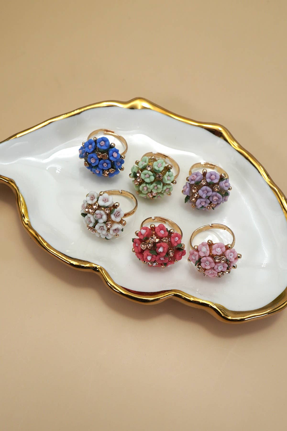 JOSSLYN by wall to wall – Anel de cocktail/declaração por atacado – ANEL AJUSTÁVEL DOURADO FLOR BLOSSOM | 80R1044