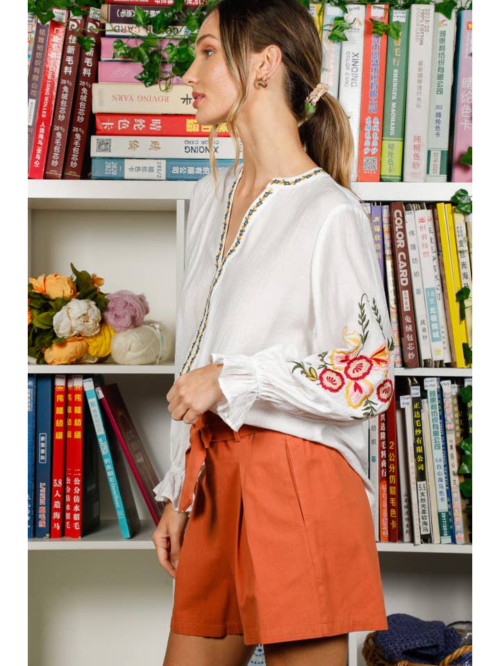 Vine & Love – wholesale Blouse – Women’s – Bohemian Floral Embroidered Round Split Neck Blouse VT8250533