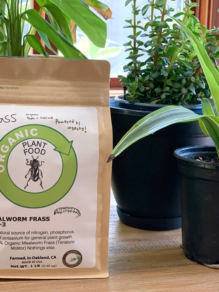 Engrais Organique Frass 2-2-3 NPK pour la vente par Mighty Bugito Farms