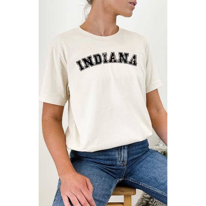 T-shirt graphique Indiana State Distressed Varsity pour la vente par Select Apparel
