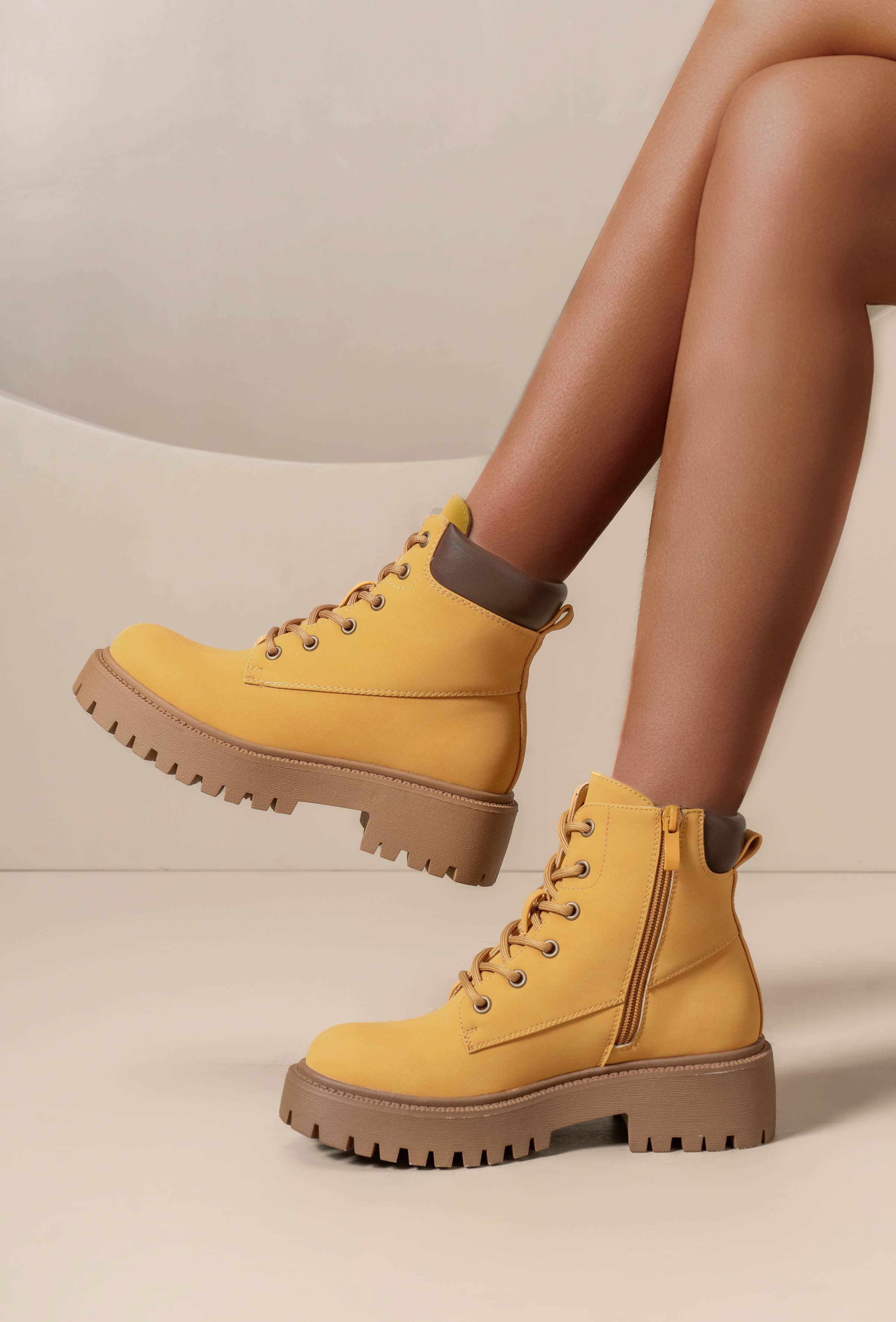 C'M PARIS - Wholesale Combat/Military Boots - Women's - Thick-Soled Ranger Boots with Padded Collar 6833311