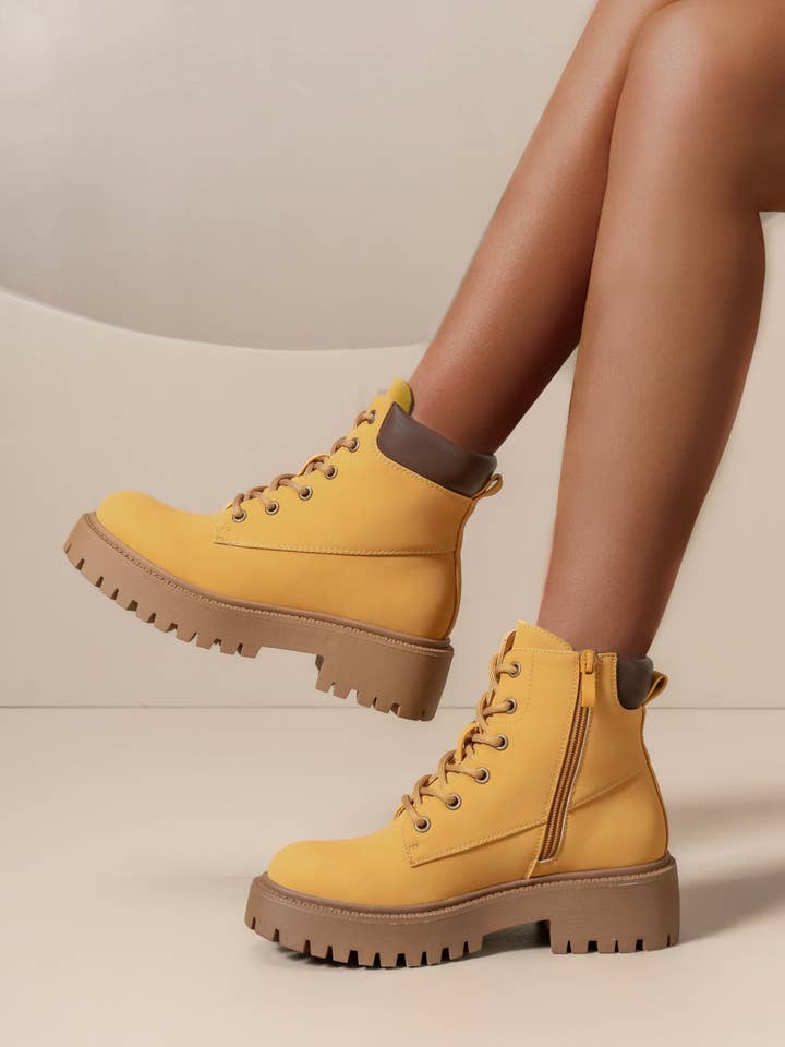 C'M PARIS - Wholesale Combat/Military Boots - Women's - Thick-Soled Ranger Boots with Padded Collar 6833311