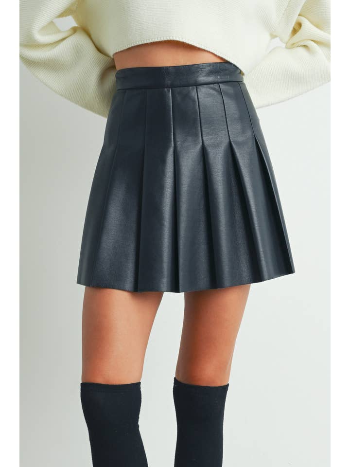 BUTTERMELON - Wholesale Skirt - Women's - Solid Pleated Leather Mini Skirt - BMS76324